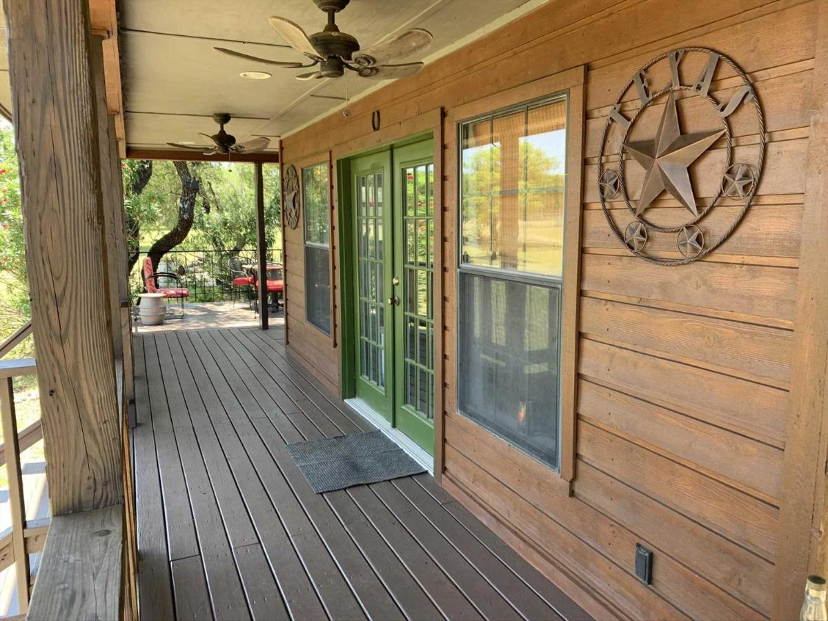 | Hill Country Hideout