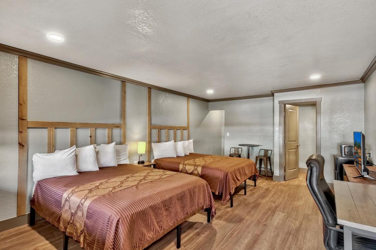 Queen Room with Two Queen Beds at Blue Jay Lodge
