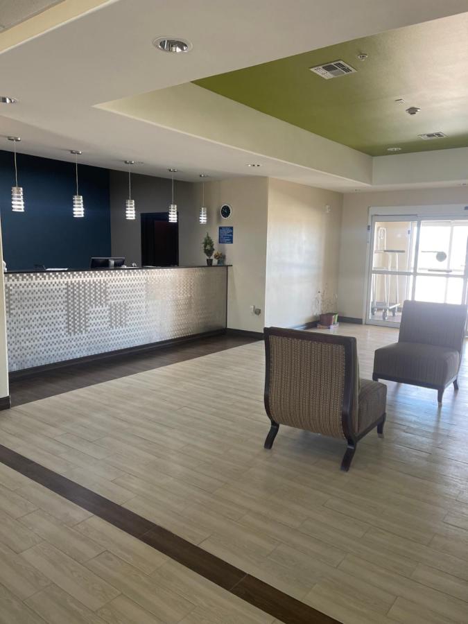 | La Plaza Inn and Suites - Freer TX