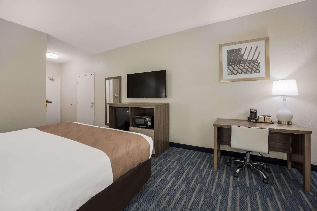 King Room - Accessible/Non-Smoking at Quality Inn Moultrie