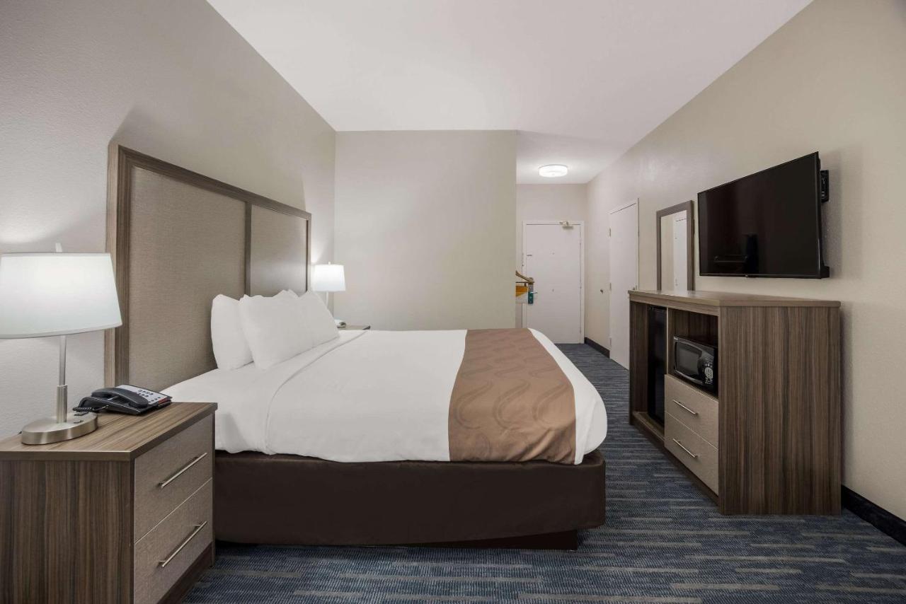 King Room - Accessible/Non-Smoking at Quality Inn Moultrie