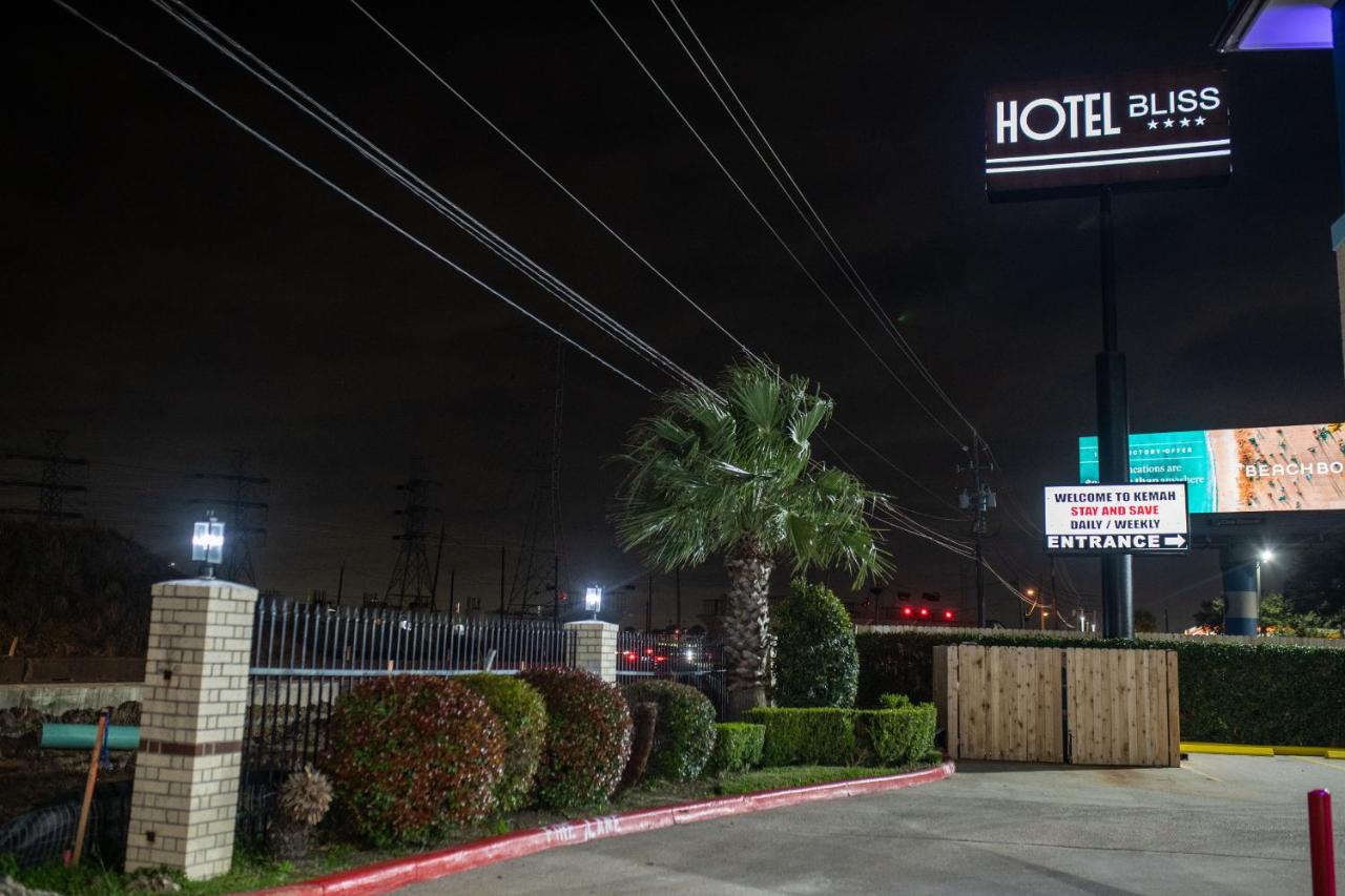 | Hotel Bliss Boardwalk, Kemah TX-146 By OYO