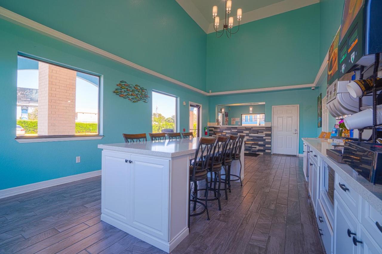  | Hotel Bliss Boardwalk, Kemah TX-146 By OYO
