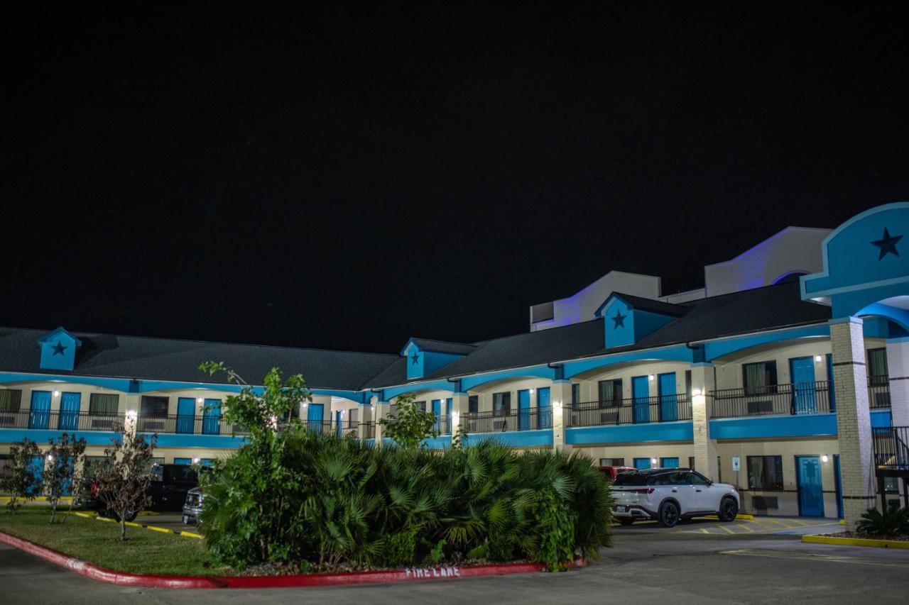 | Hotel Bliss Boardwalk, Kemah TX-146 By OYO