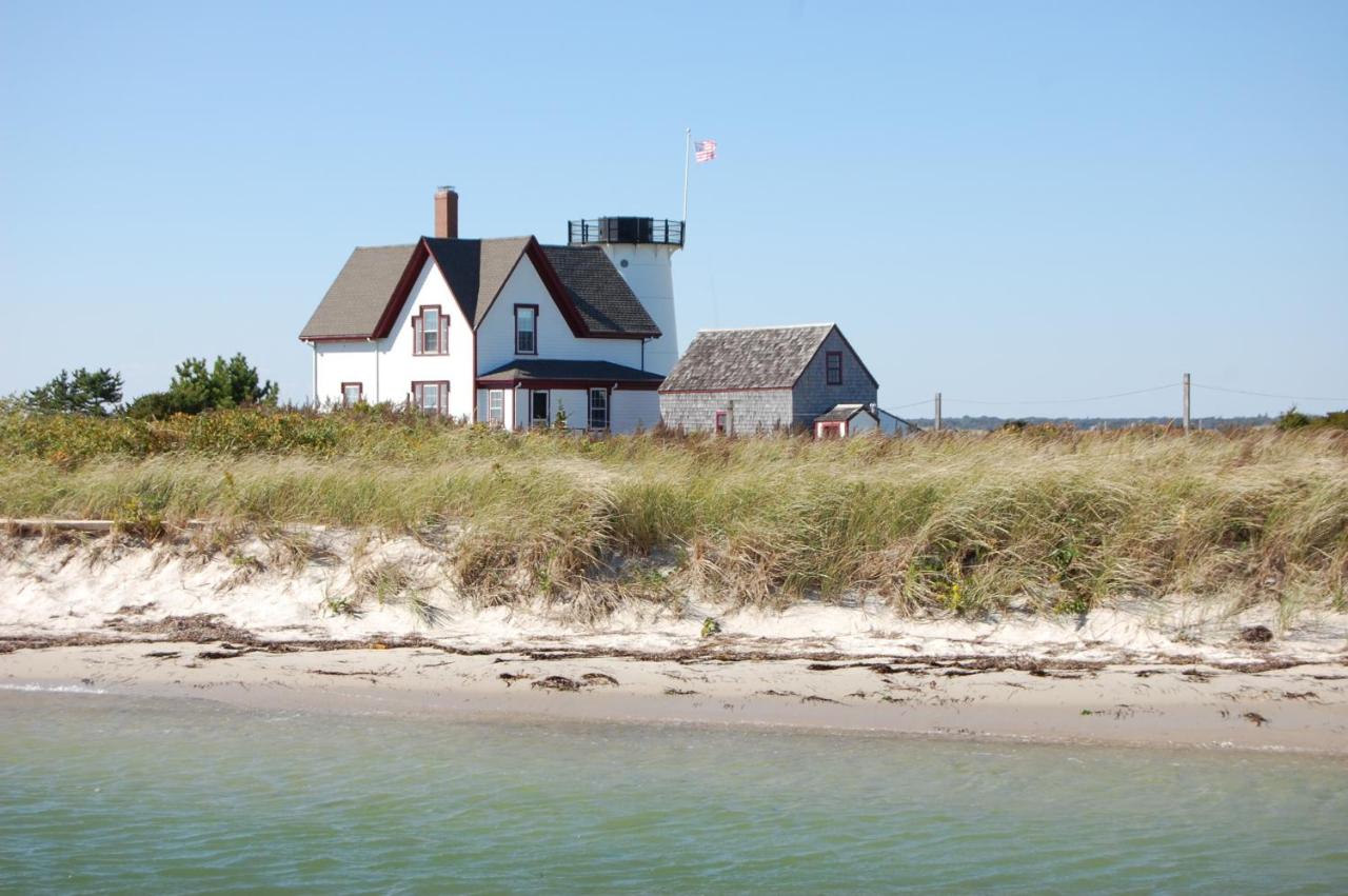 | Old Harbor Inn