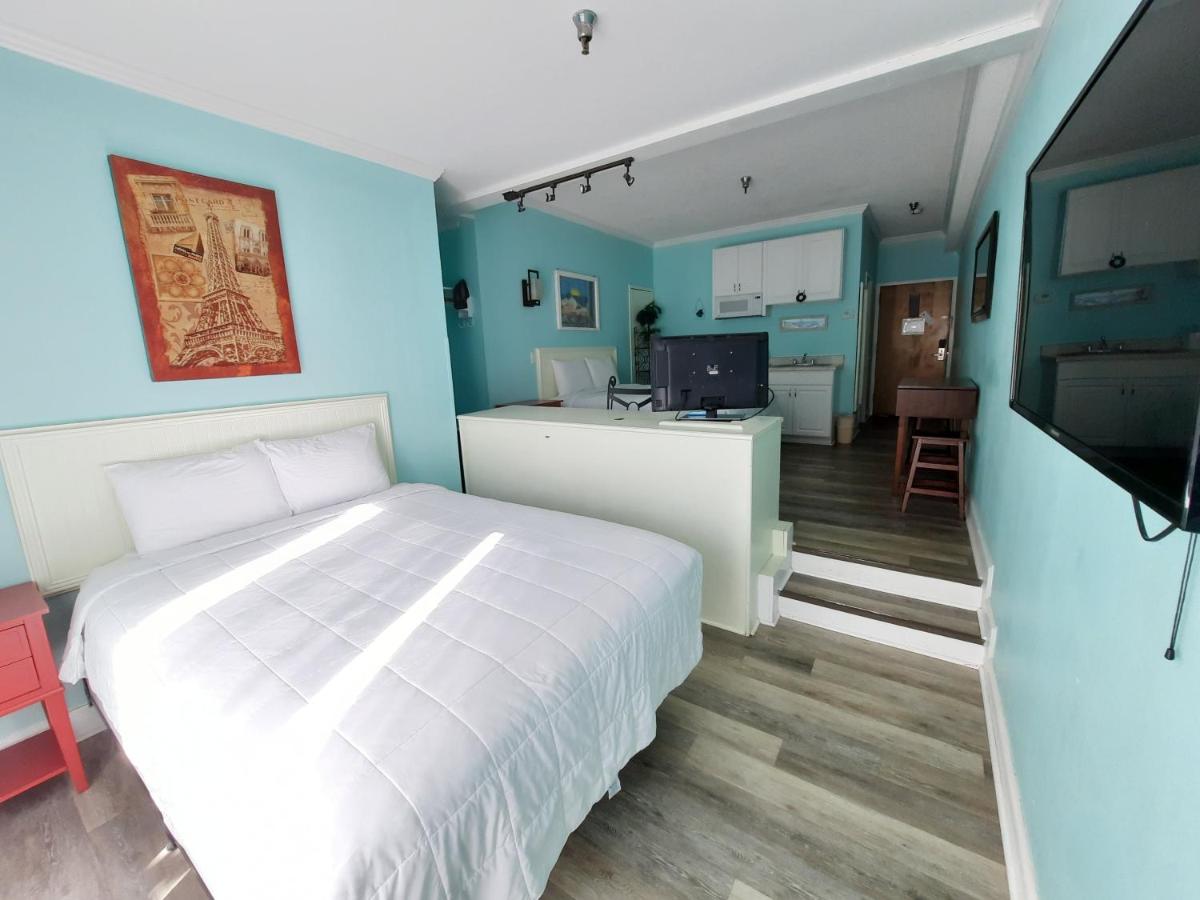 | Palm Suites
