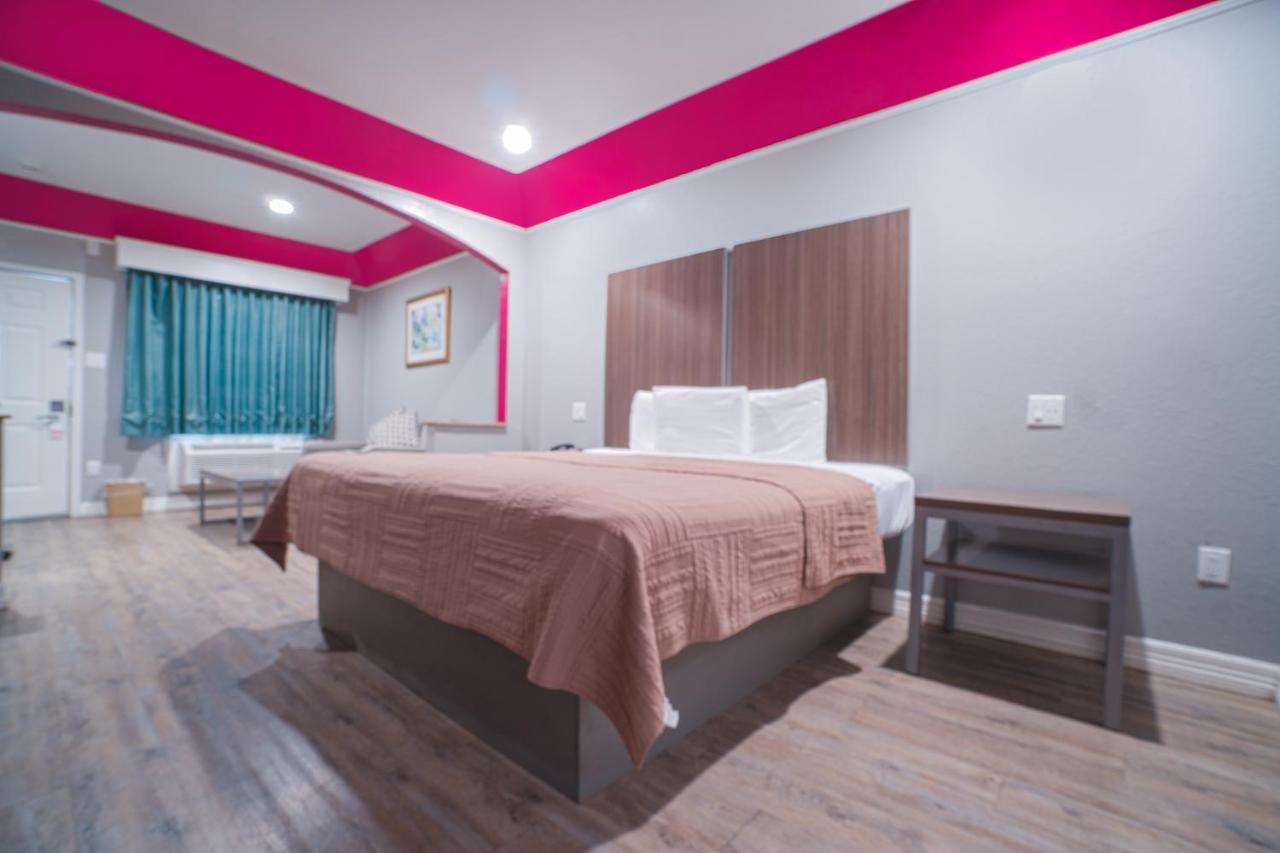 | Hotel Bliss Boardwalk, Kemah TX-146 By OYO