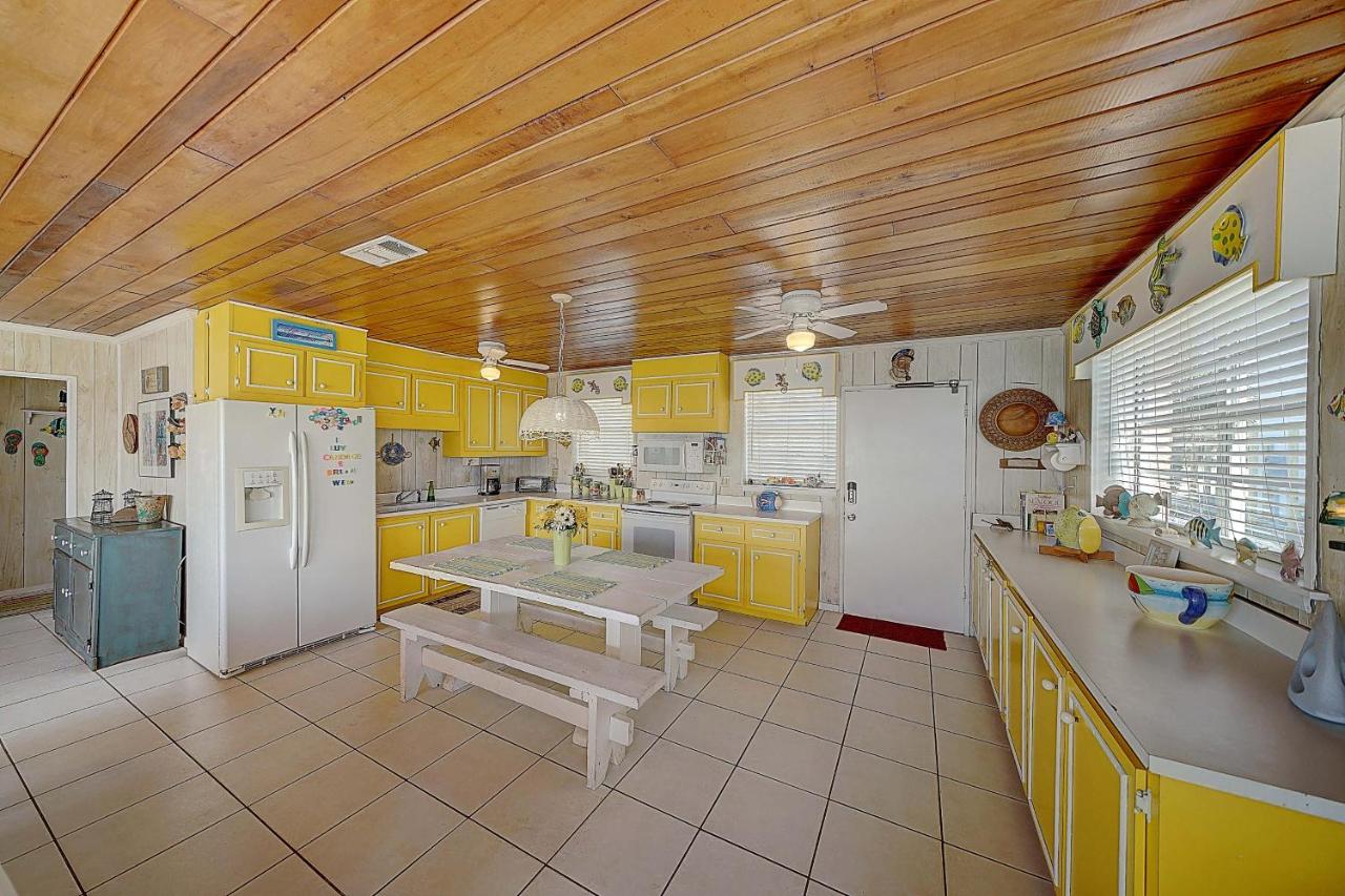  | Lotts of Sun - Beachfront, Pet-friendly, Single family home, Quiet, Gorgeous sunsets from patio!