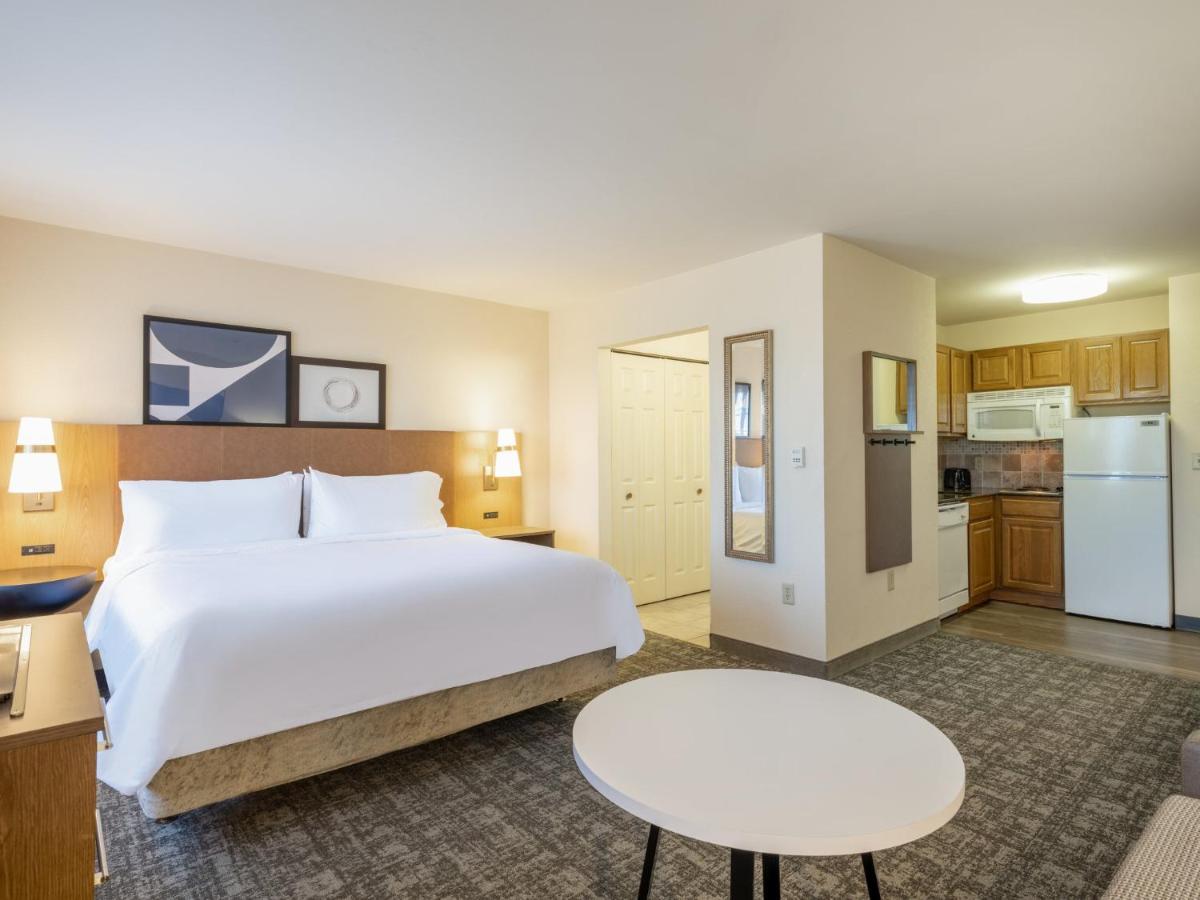  | Staybridge Suites Milwaukee Airport South, an IHG Hotel