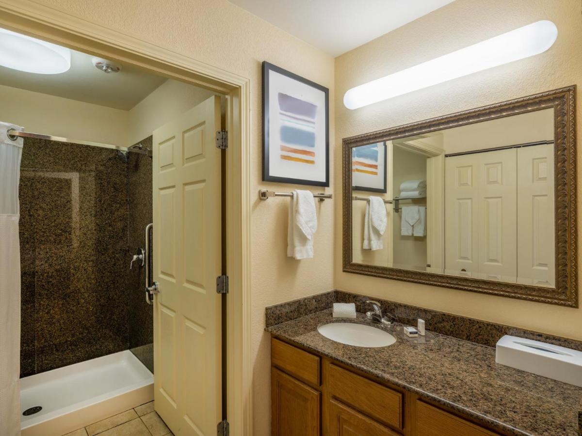 Queen Room - Disability Access/Non-Smoking at Staybridge Suites Milwaukee Airport South by IHG