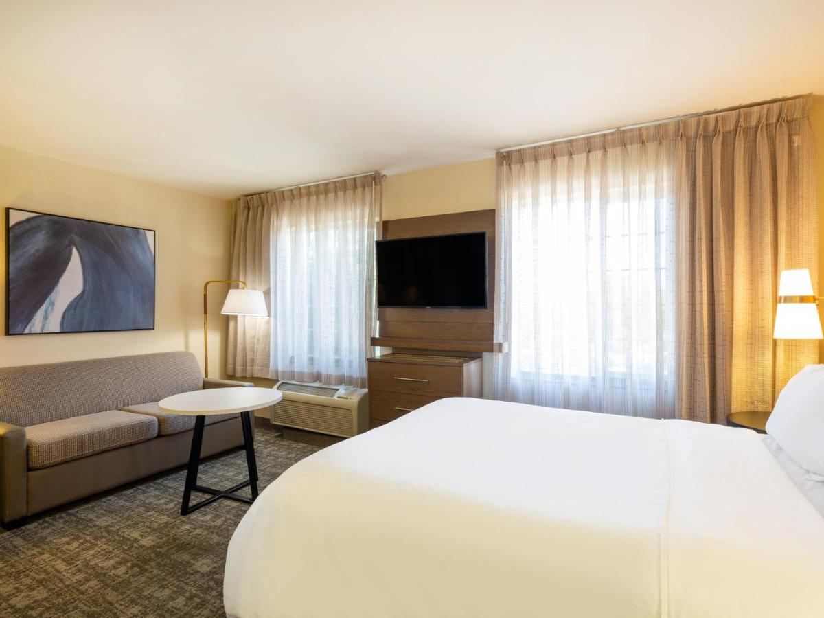 Queen Studio - Non-Smoking at Staybridge Suites Milwaukee Airport South by IHG