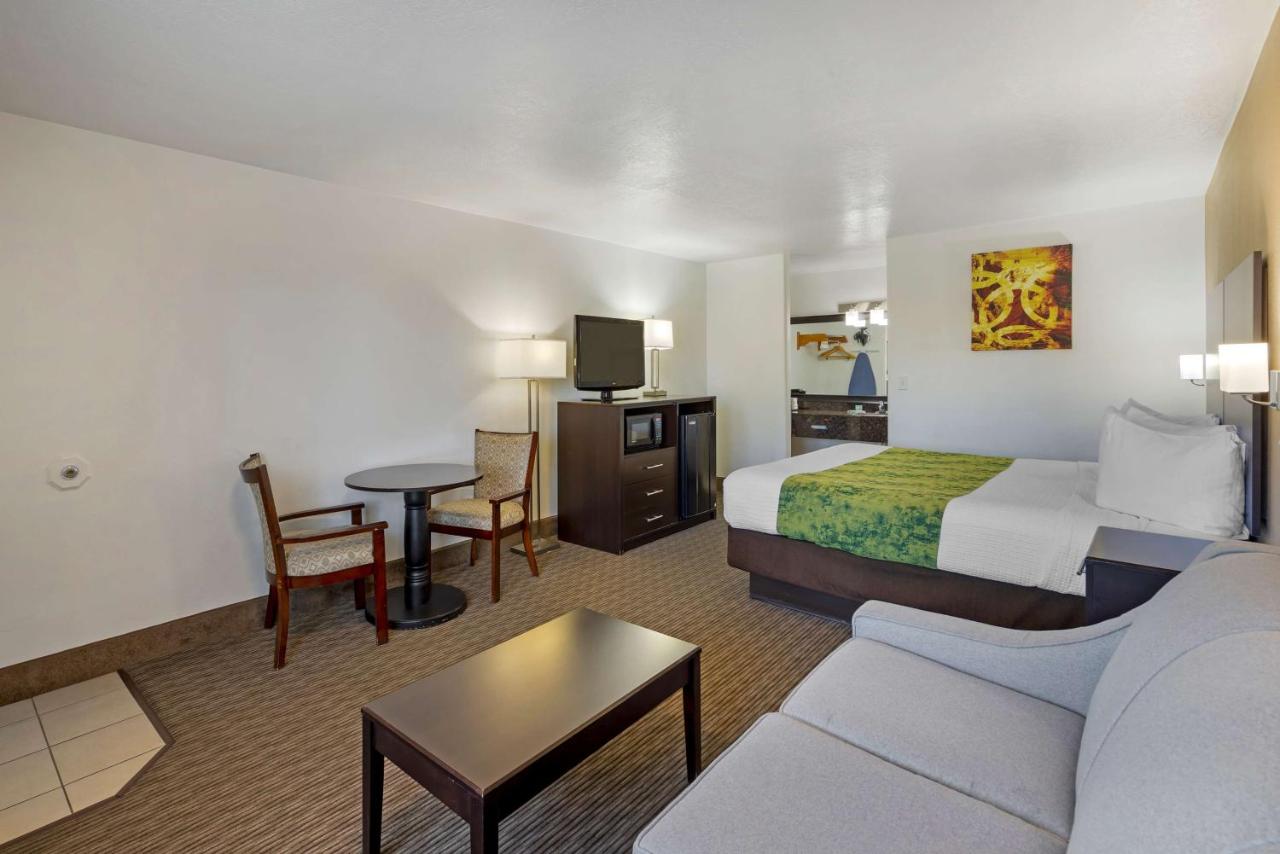 King Room - Non-Smoking at Best Western Mesquite Inn