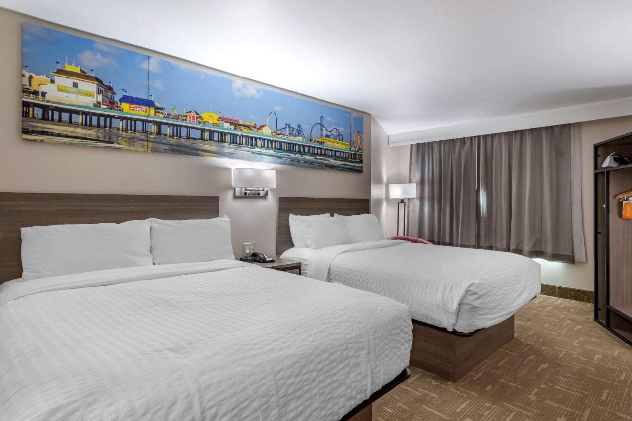 Queen Room with Two Queen Beds - Accessible/Non Smoking at Clarion Pointe Galveston Seawall
