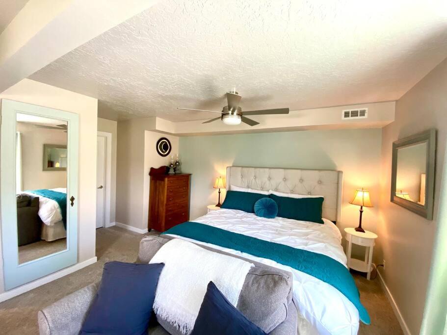  | Backstage Suites