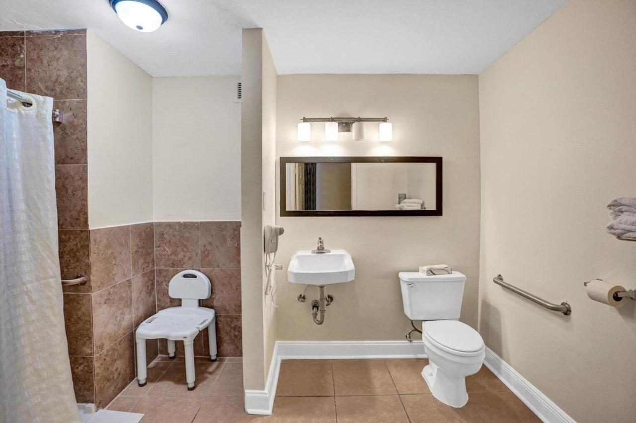 Queen Bed Accessible at Econo Lodge Inn & Suites Fort Lauderdale North