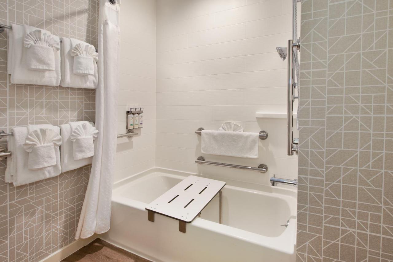 | Holiday Inn Express Absecon-Atlantic City Area, an IHG Hotel