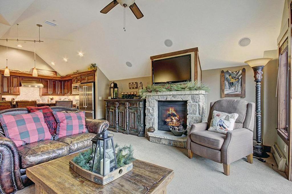 | Crystal Peak Penthouse