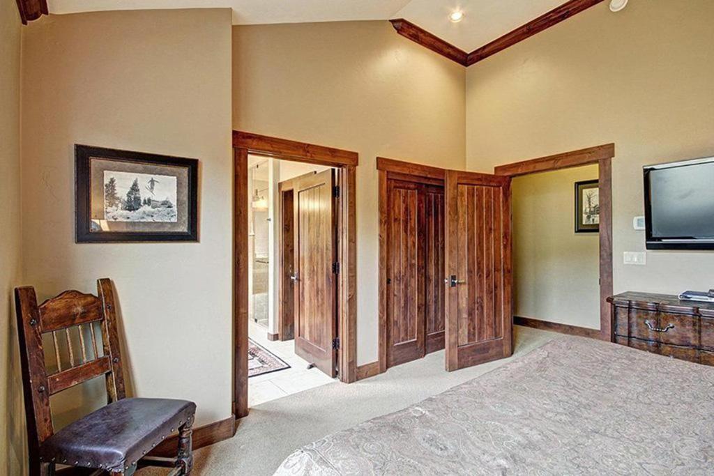 | Crystal Peak Penthouse