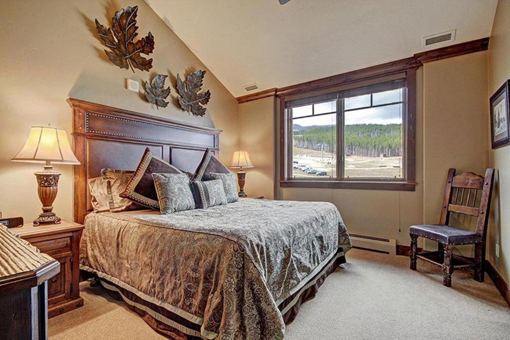 | Crystal Peak Penthouse