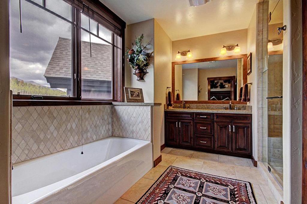 | Crystal Peak Penthouse