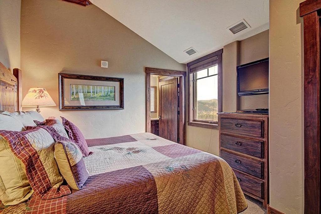 | Crystal Peak Penthouse