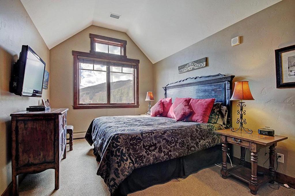 | Crystal Peak Penthouse