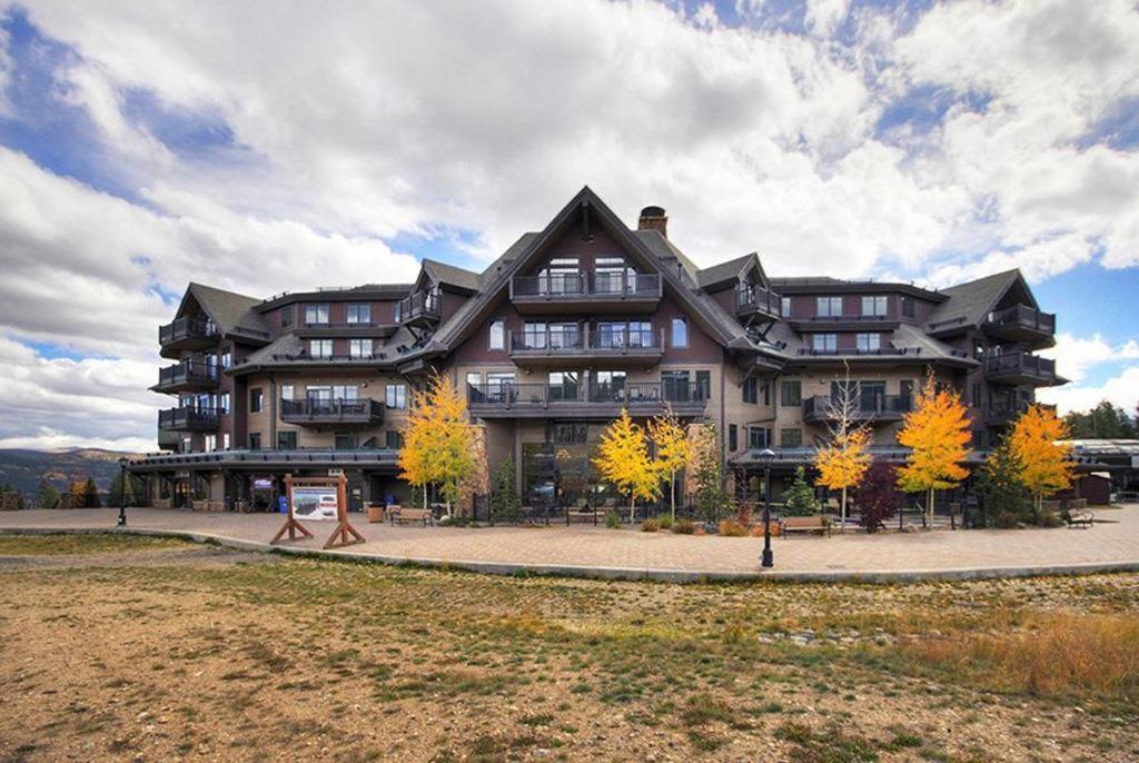 | Crystal Peak Penthouse