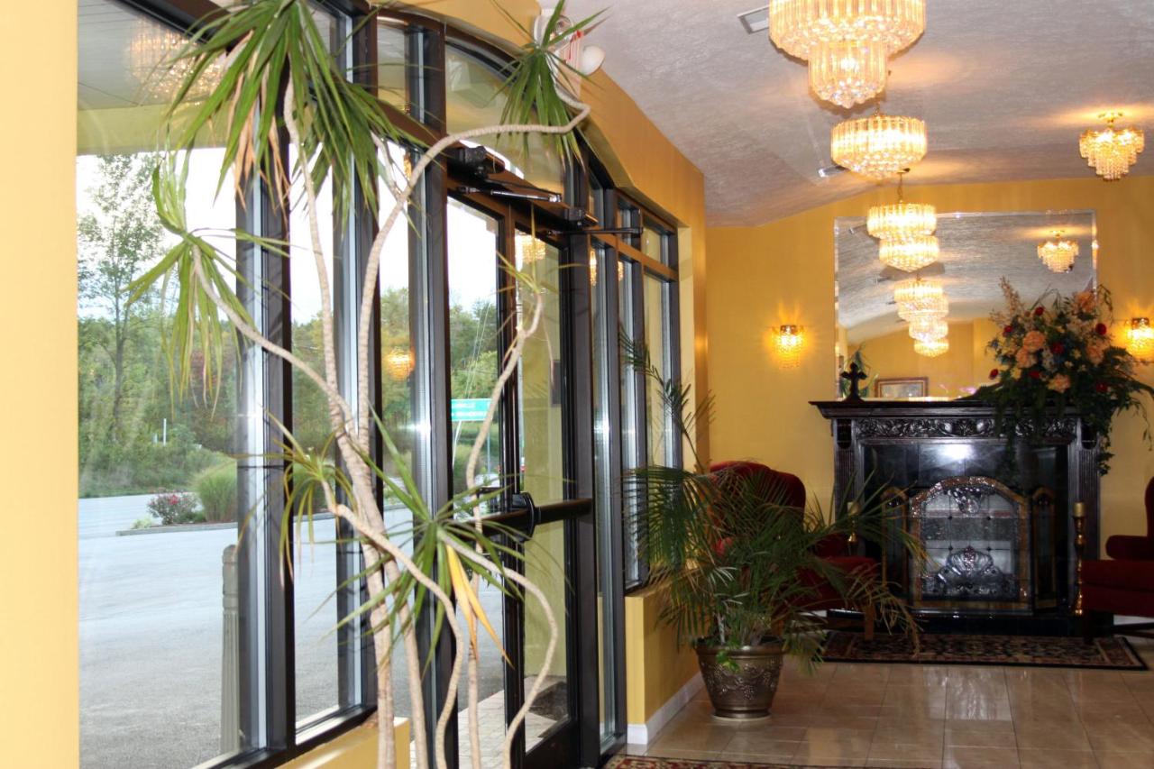 | Golden Manor Inn & Suites