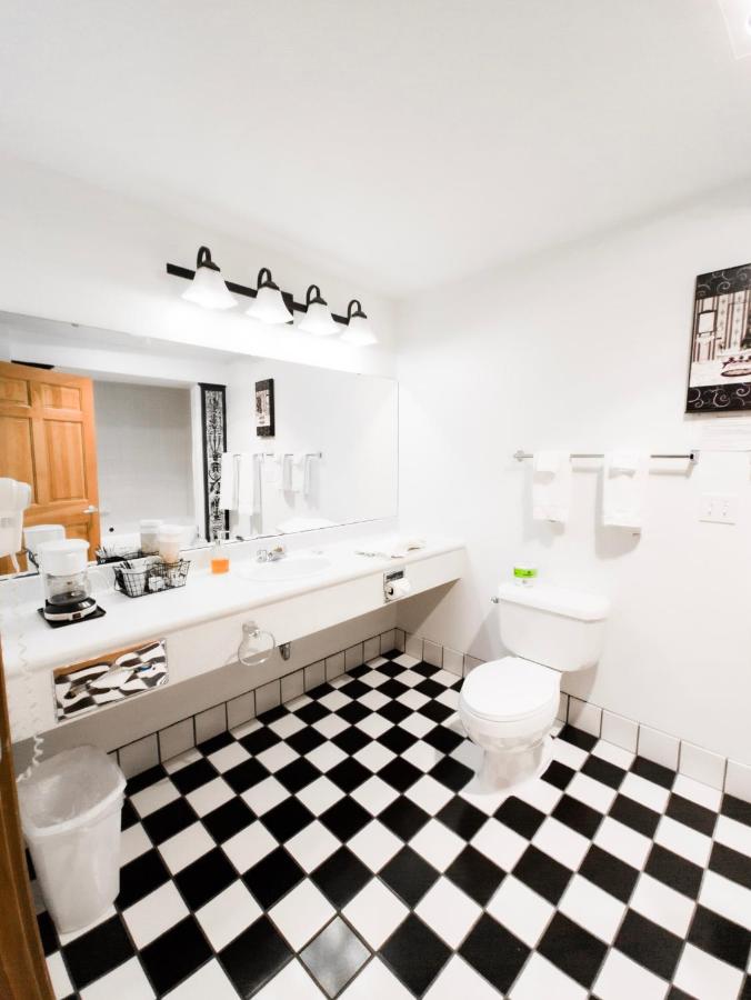 King Suite at Nuks Executive Suites