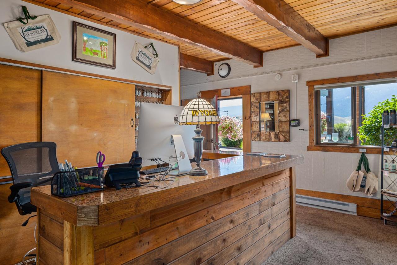  | Elk Refuge Inn