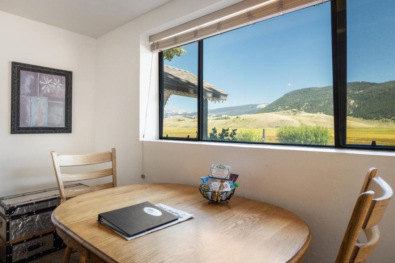  | Elk Refuge Inn