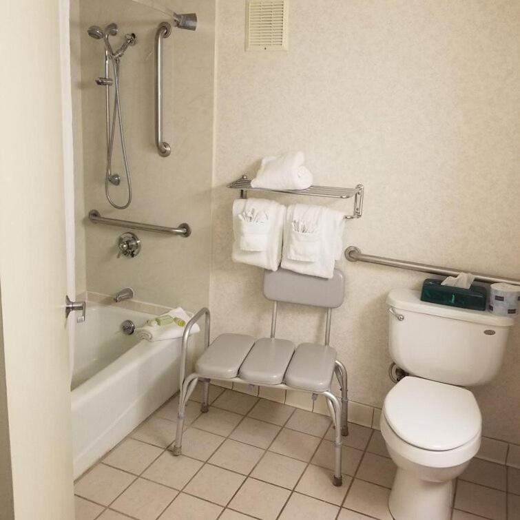 King Room - Disability Access at Fireside Inn & Suites Portland