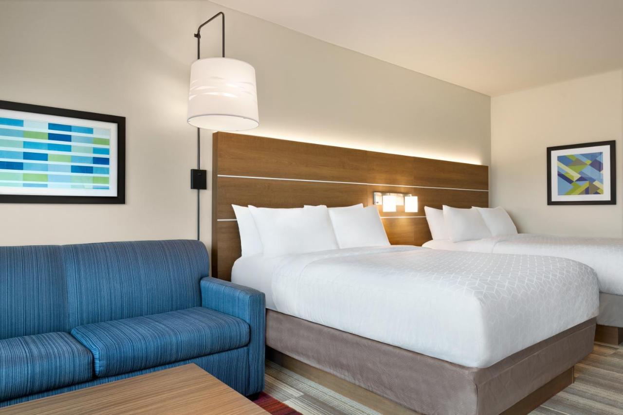 | Holiday Inn Express & Suites - Ukiah, an IHG Hotel