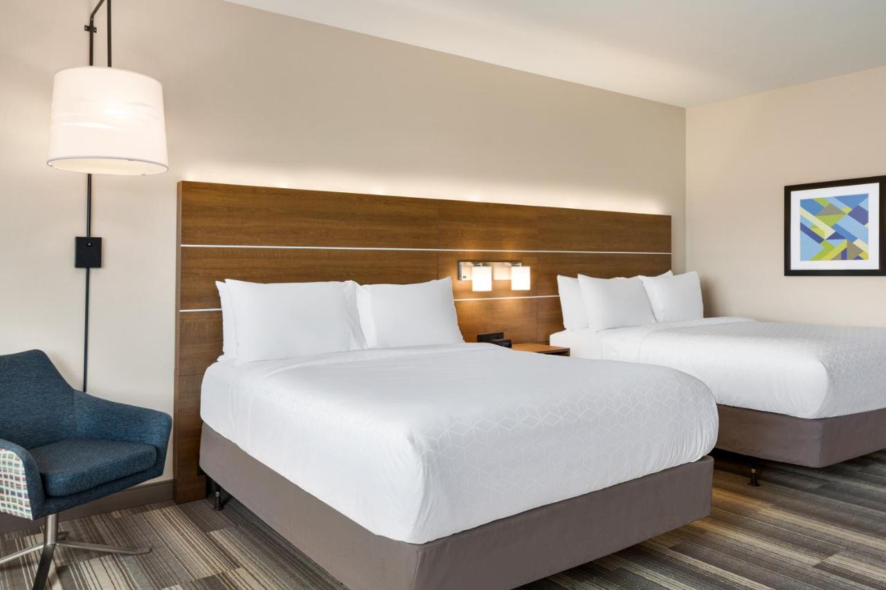 | Holiday Inn Express & Suites - Ukiah, an IHG Hotel