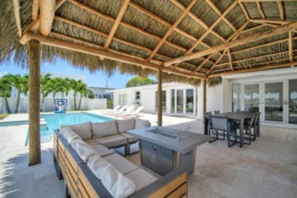 | Miami Luxury House Lake Side Pool & Spa
