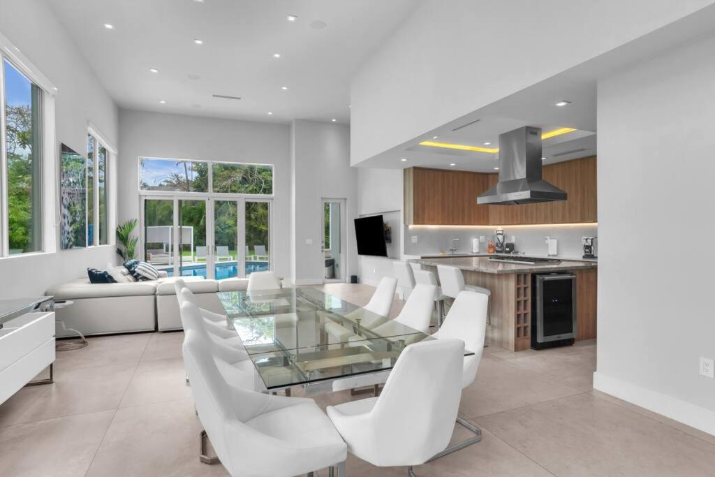 | Ultimate Miami Luxury Vacation Mansion