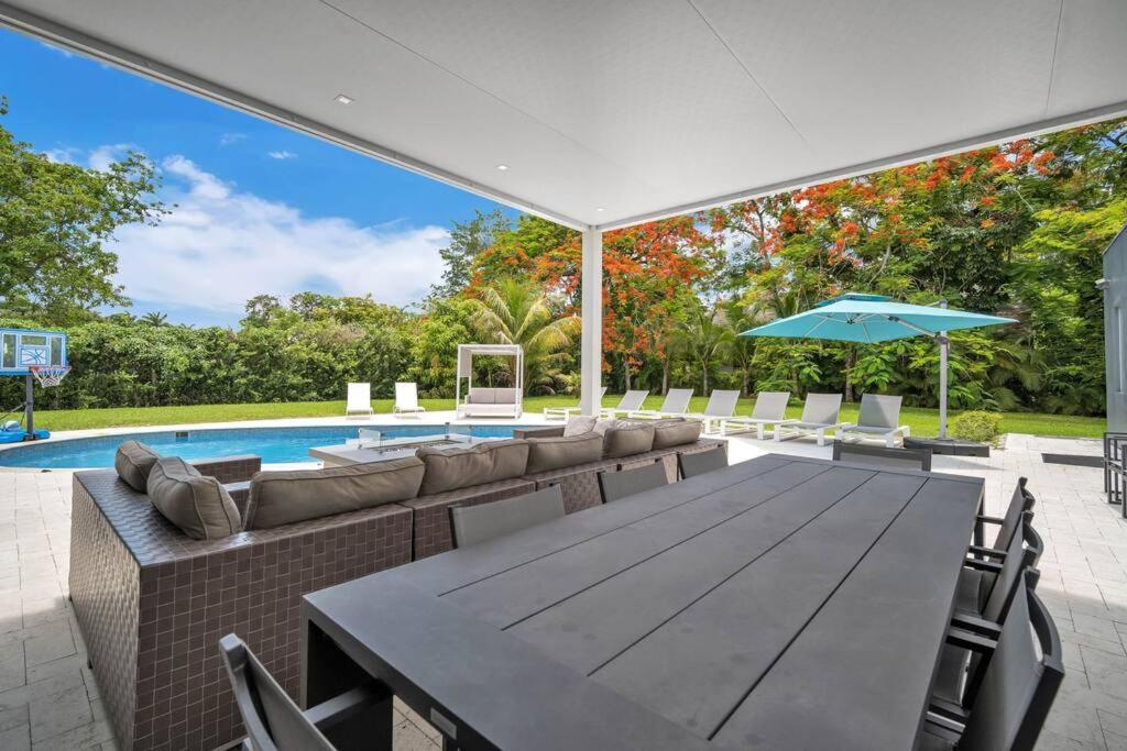 | Ultimate Miami Luxury Vacation Mansion