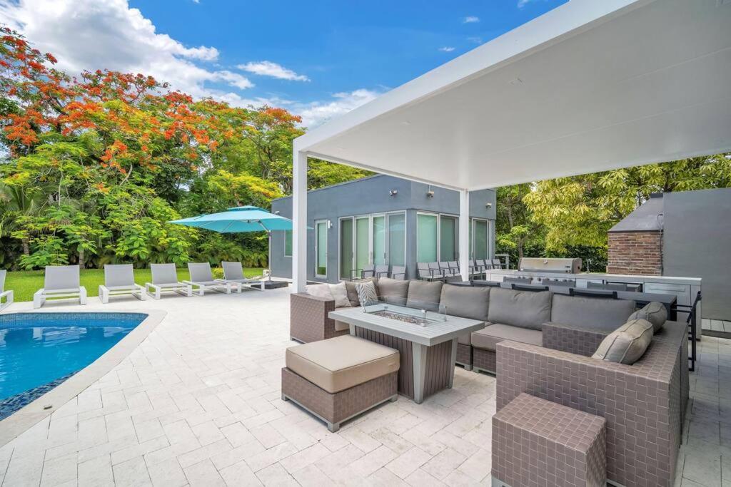 | Ultimate Miami Luxury Vacation Mansion
