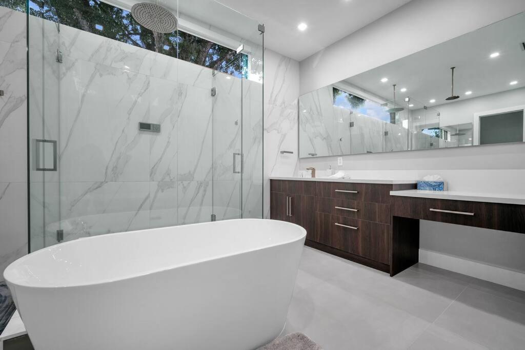 | Modern Utra Luxury House
