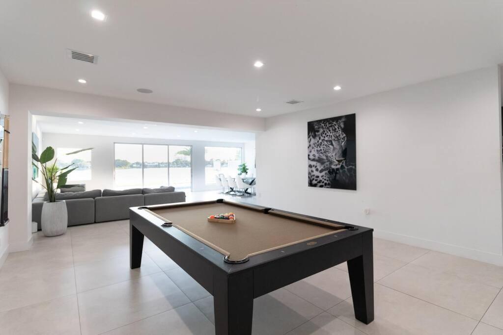 | Luxurious Miami Water Front Villa