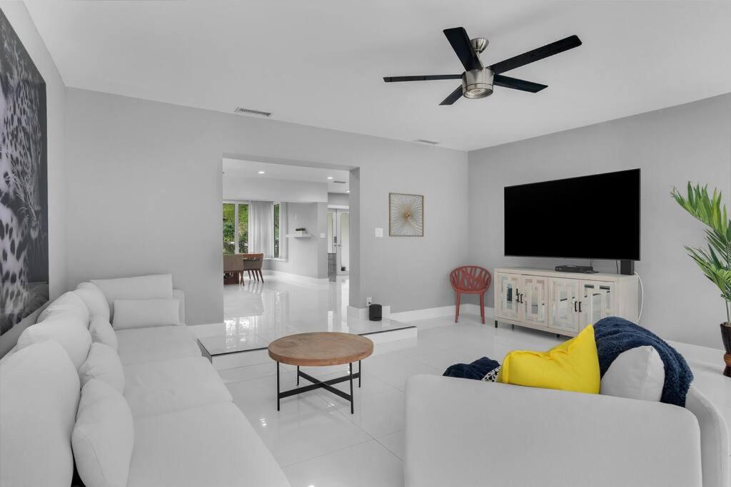 | Majestic Lush Miami Villa