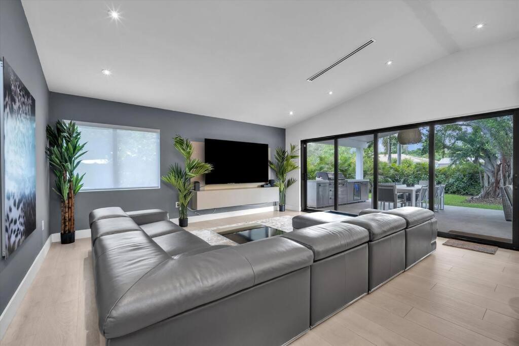 | Breathtaking Miami 5BR/3BA Villa w/ Heated pool!