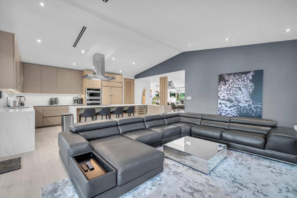 | Breathtaking Miami 5BR/3BA Villa w/ Heated pool!