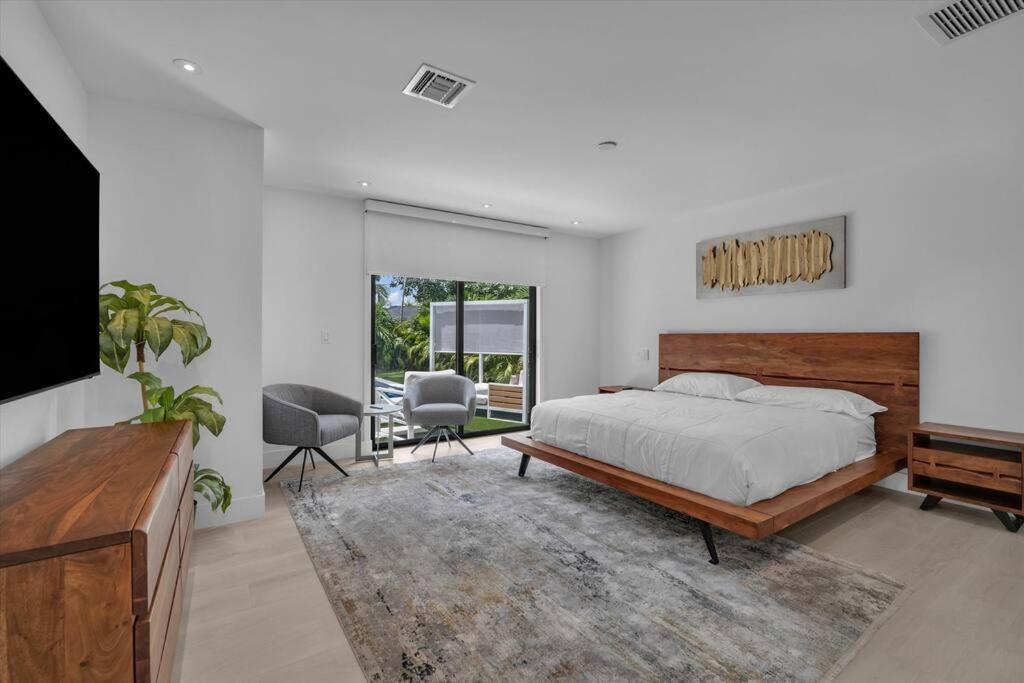 | Breathtaking Miami 5BR/3BA Villa w/ Heated pool!