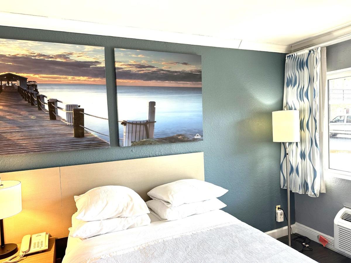 Double Room with Two Double Beds - Non-Smoking at Days Inn by Wyndham Pensacola - Historic Downtown