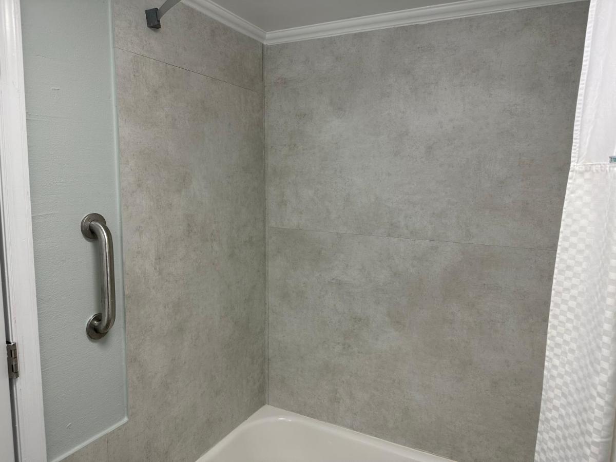 Double Room with Two Double Beds - Smoking at Days Inn by Wyndham Pensacola - Historic Downtown