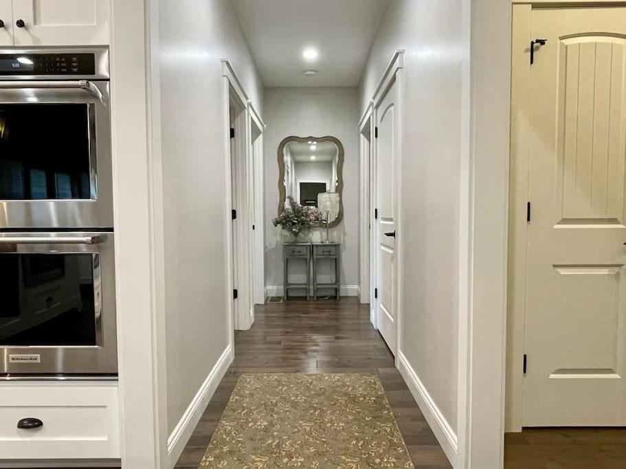 | Cheerful and stylish home with amazing kitchen!