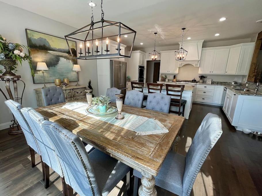 | Cheerful and stylish home with amazing kitchen!