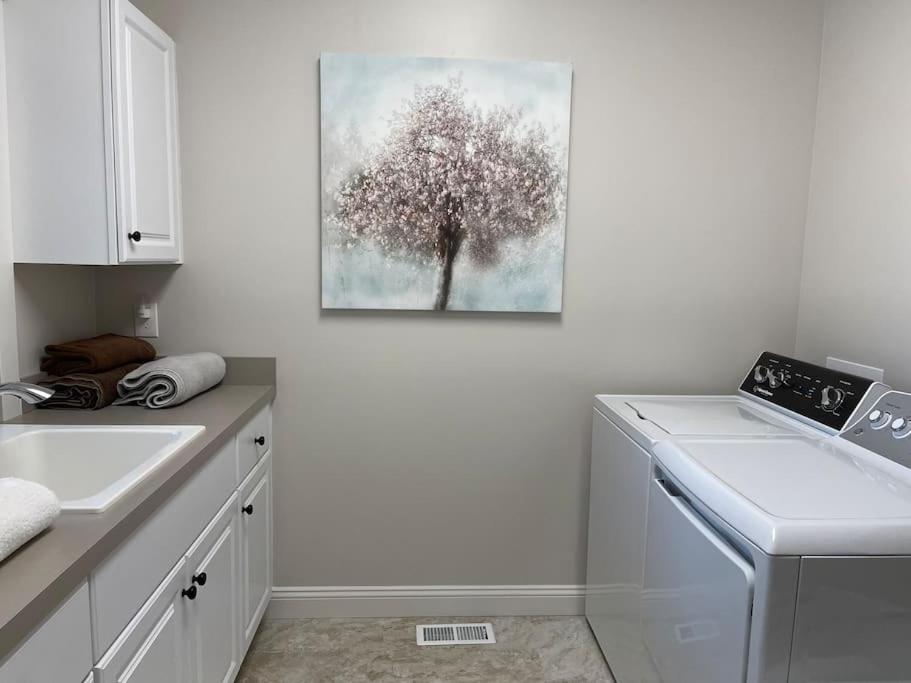 | Cheerful and stylish home with amazing kitchen!