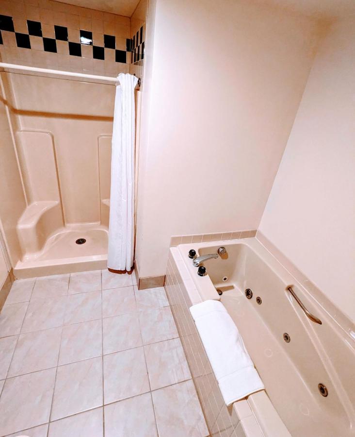 King Suite at Woodfield Inn and Suites